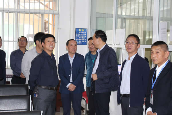 市安委辦主任、安監(jiān)局局長李永宏一行到隴運集團(tuán)公司檢查指導(dǎo)工作