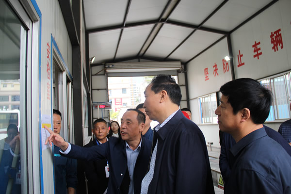 市安委辦主任、安監(jiān)局局長李永宏一行到隴運集團(tuán)公司檢查指導(dǎo)工作