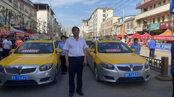 “愛(ài)心送考、奉獻(xiàn)社會(huì)”---隴運(yùn)集團(tuán)在行動(dòng)